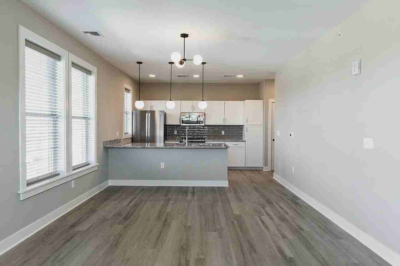 213 Jackson St #11 - Photo 6 of 45