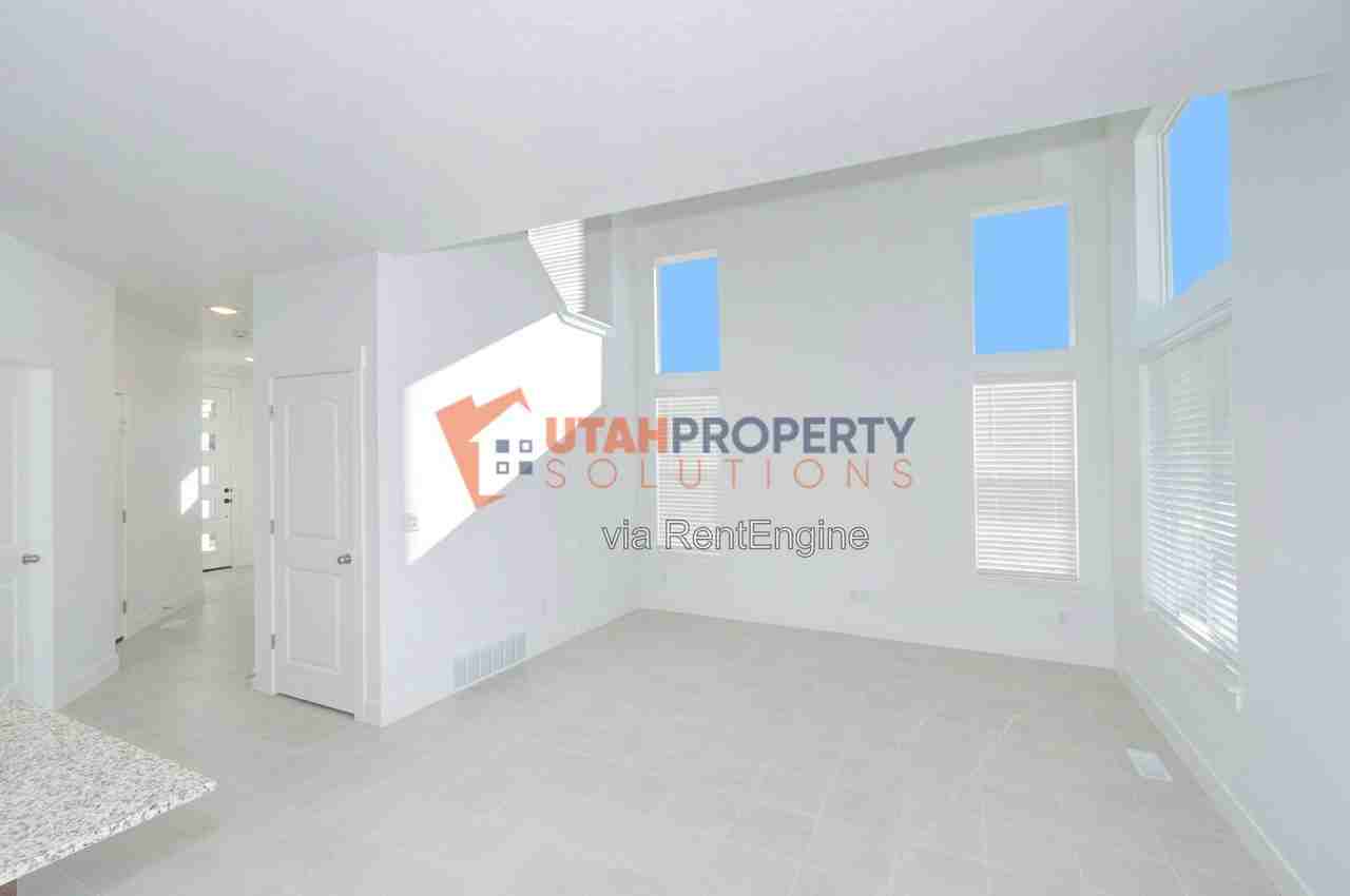 731  Jadeite Lane - Photo 7 of 22