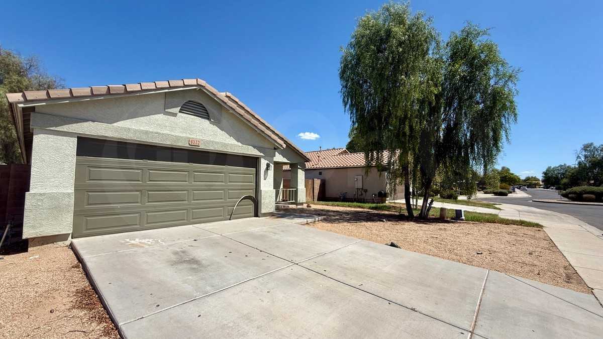 8222 W Pima St - Photo 2 of 2