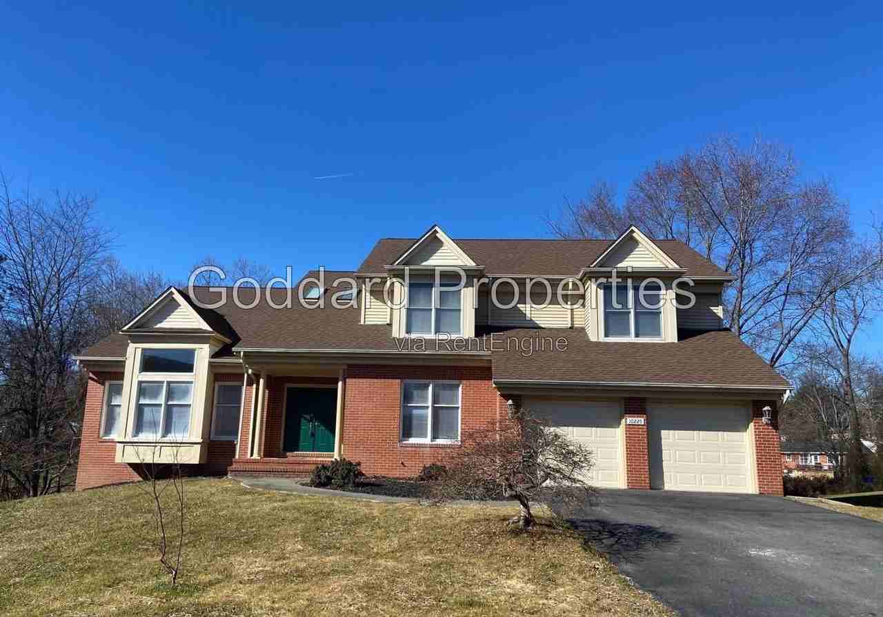 10225 Clubhouse Ct