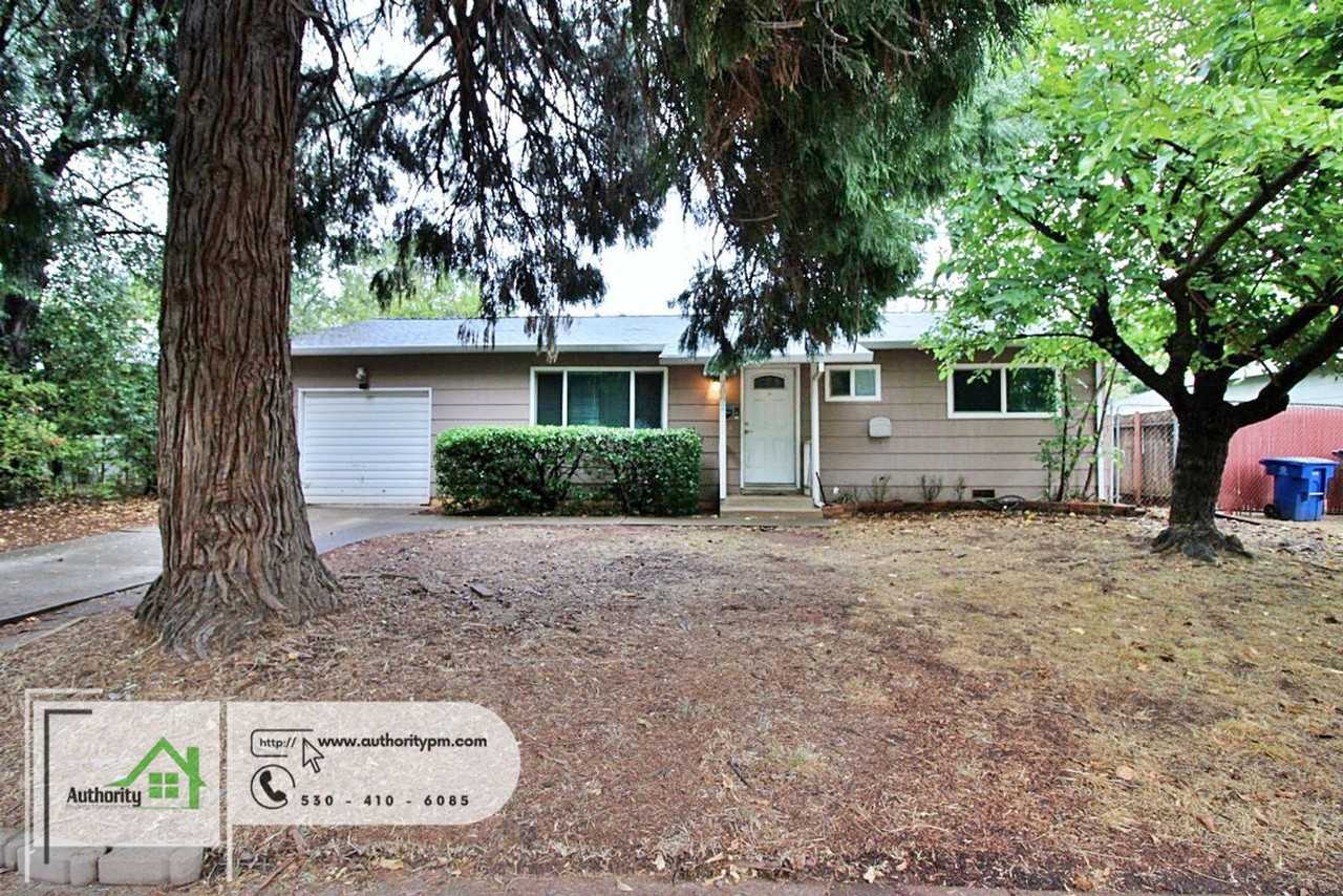 2082 Martian Way - Photo 2 of 14