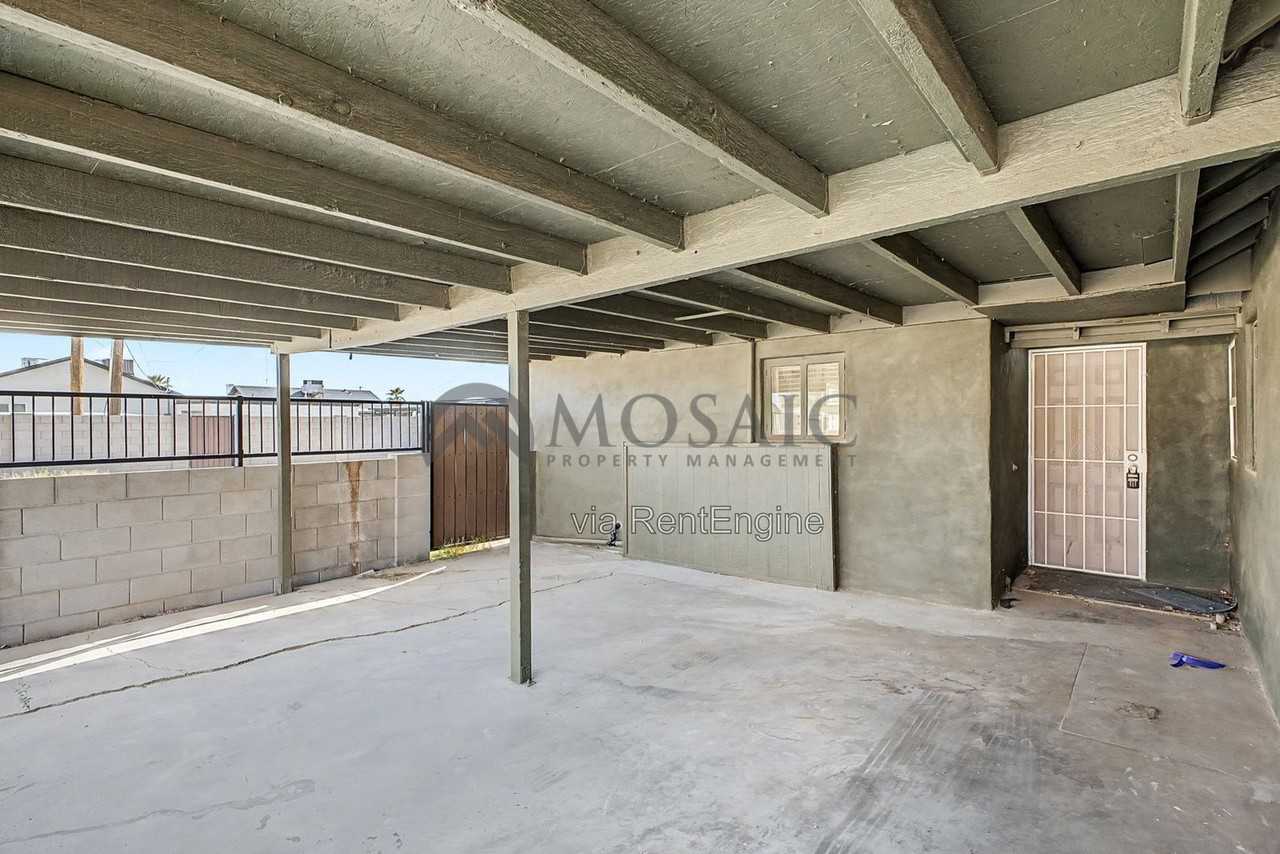 2401 W Monroe St - Photo 4 of 19