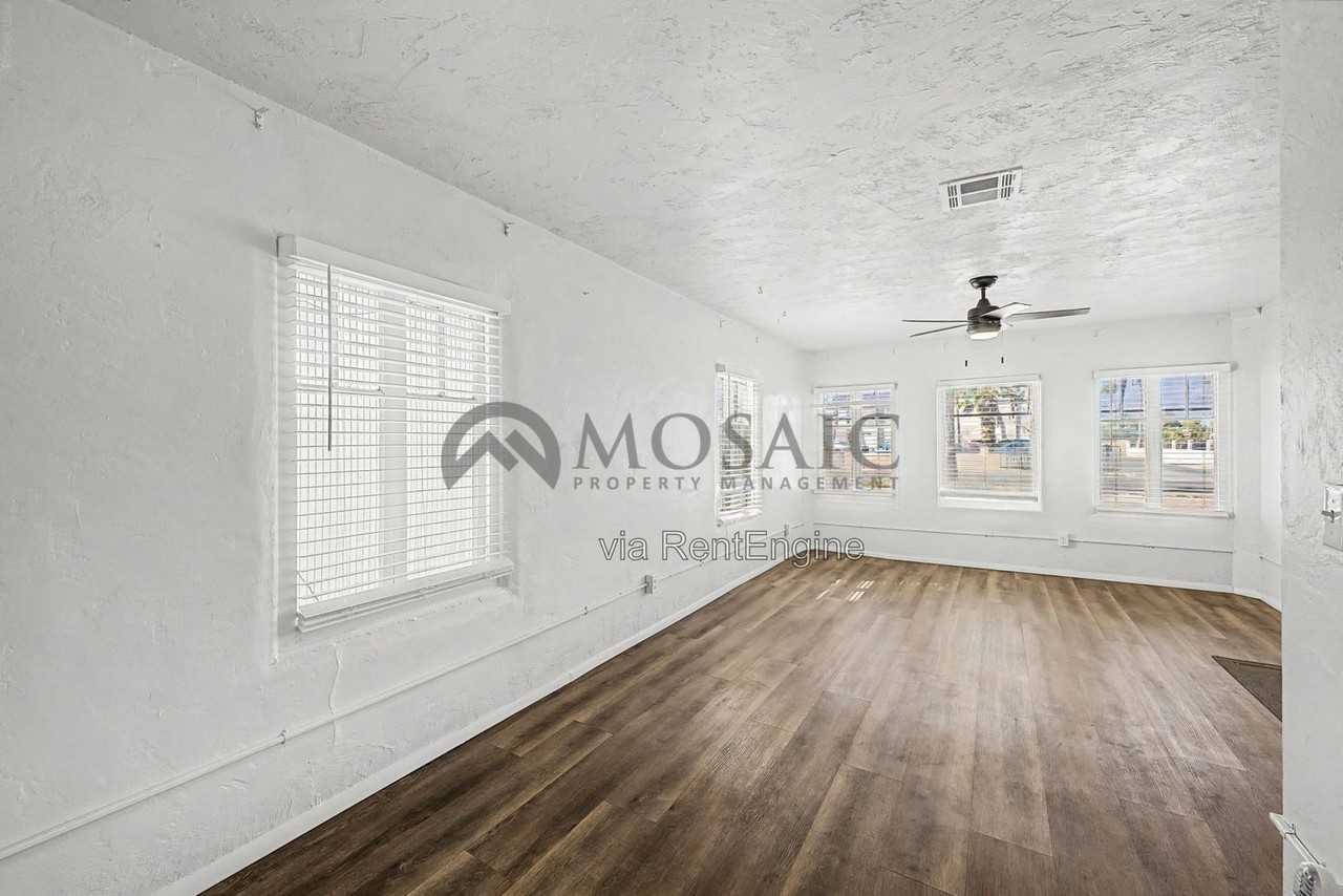 2401 W Monroe St - Photo 6 of 19