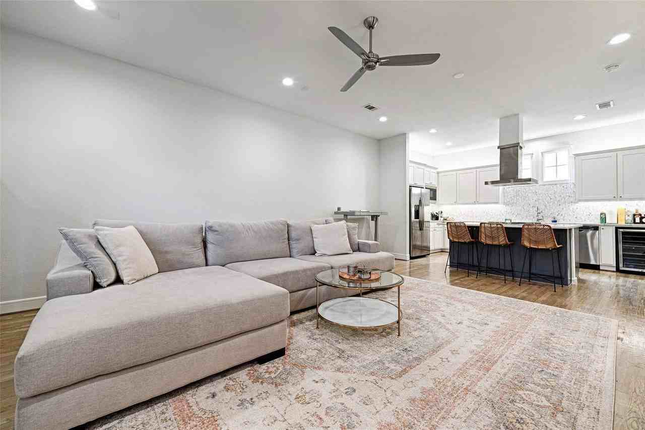 5089 Gaston Ave #1002 - Photo 3 of 18