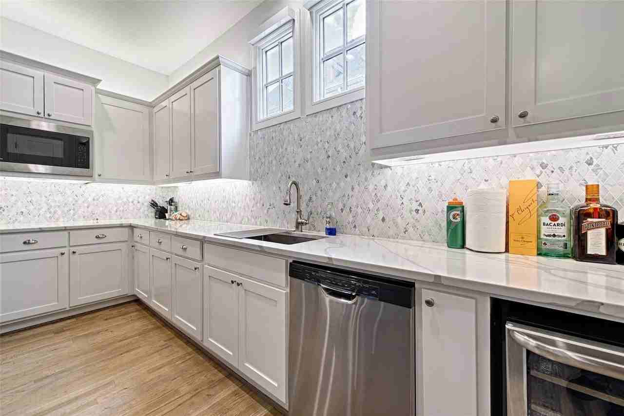 5089 Gaston Ave #1002 - Photo 4 of 18