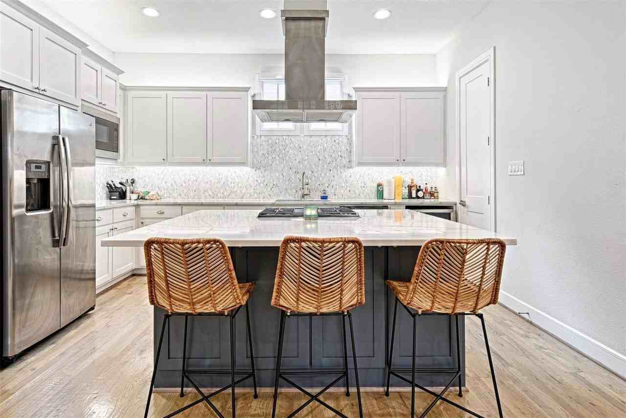 5089 Gaston Ave #1002 - Photo 6 of 18
