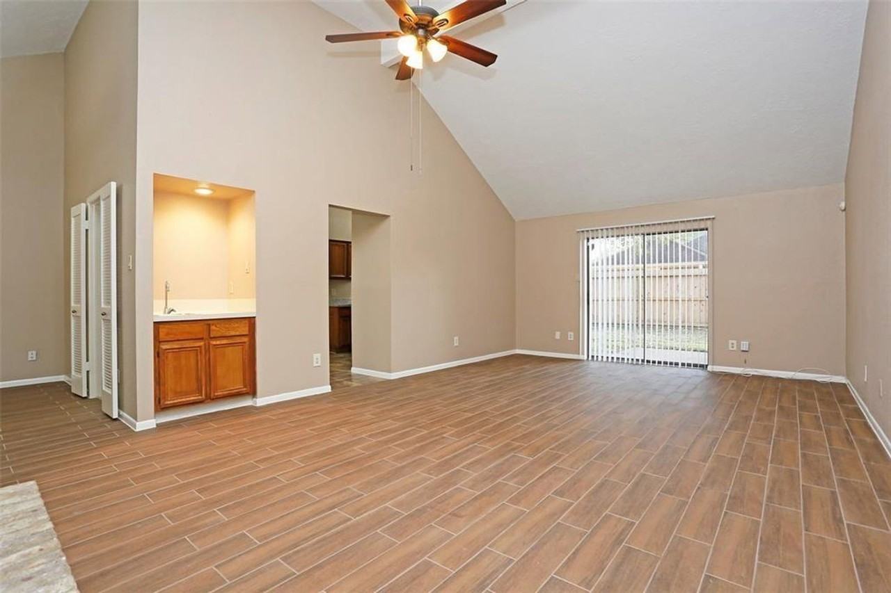 21623 Park York Dr - Photo 5 of 28