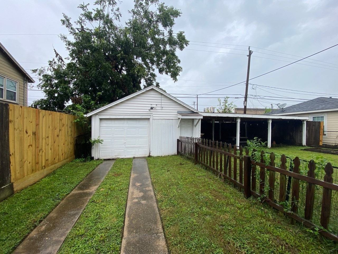 1005 Dorothy St - Photo 2 of 14