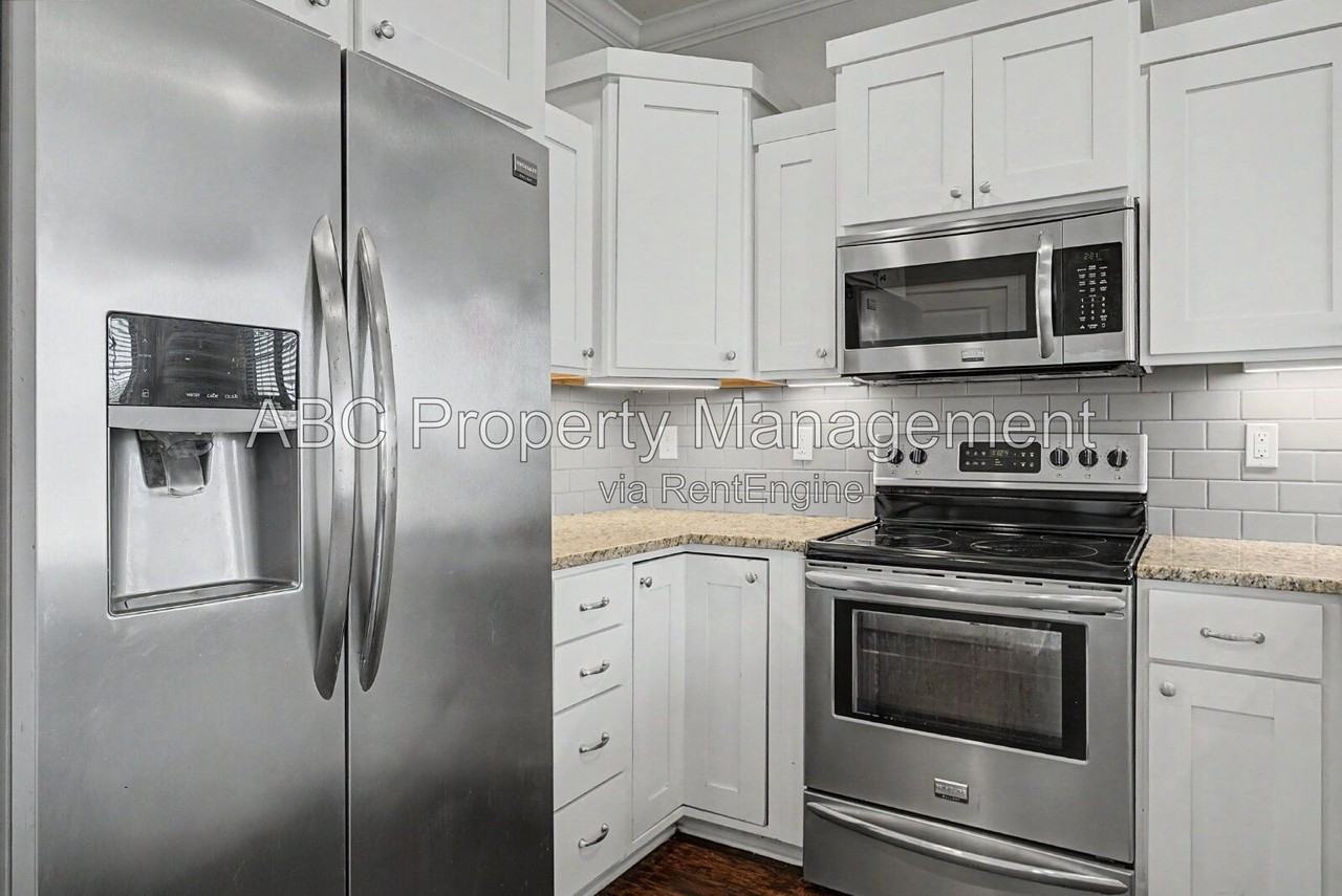 3110 Sw Riverstone Ave - Photo 2 of 22
