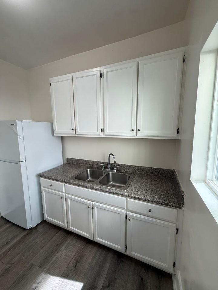 1448 W 3rd St #106 - Photo 6 of 14
