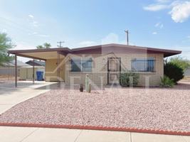 featured image of 1515 W Huntington Dr