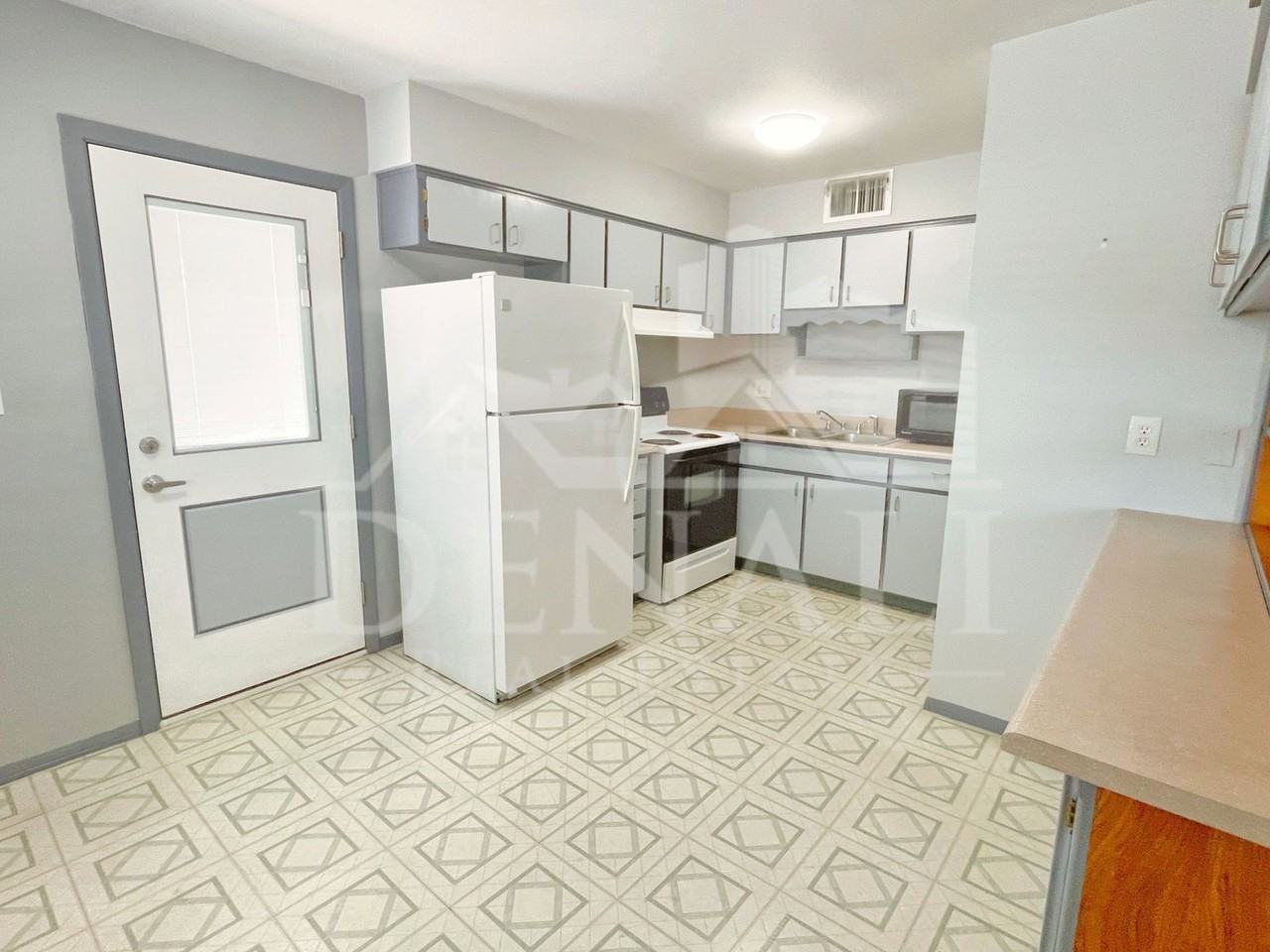 1515 W Huntington Dr - Photo 5 of 15