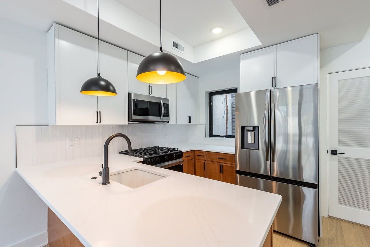 807 N 17th St #D - Photo 3 of 30