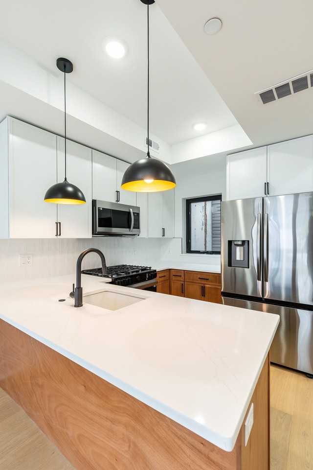 807 N 17th St #D - Photo 4 of 30