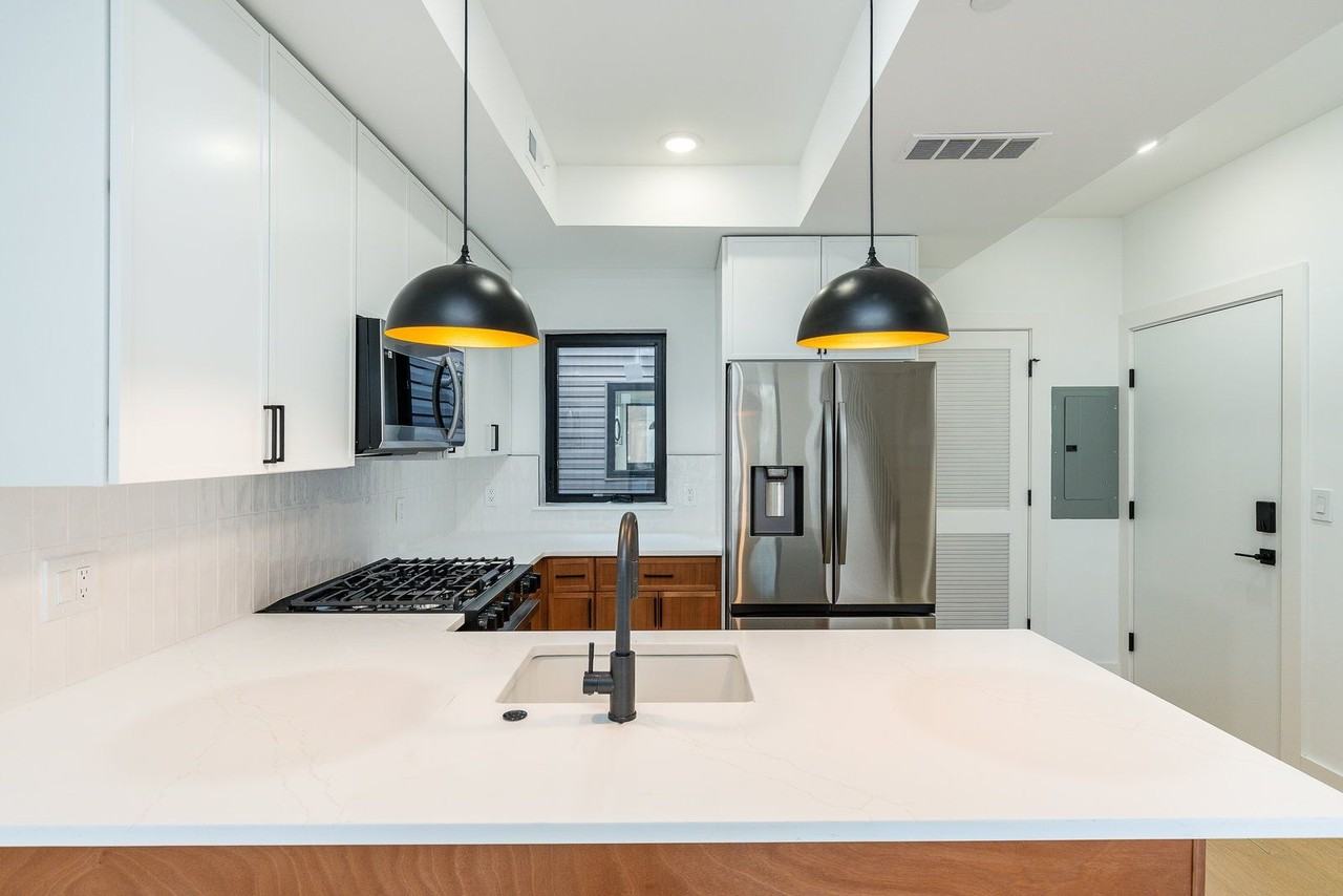 807 N 17th St #D - Photo 5 of 30