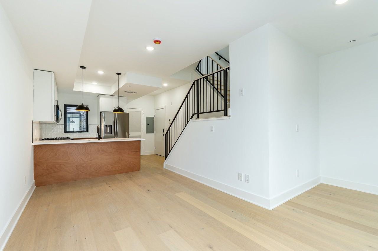 807 N 17th St #D - Photo 6 of 30