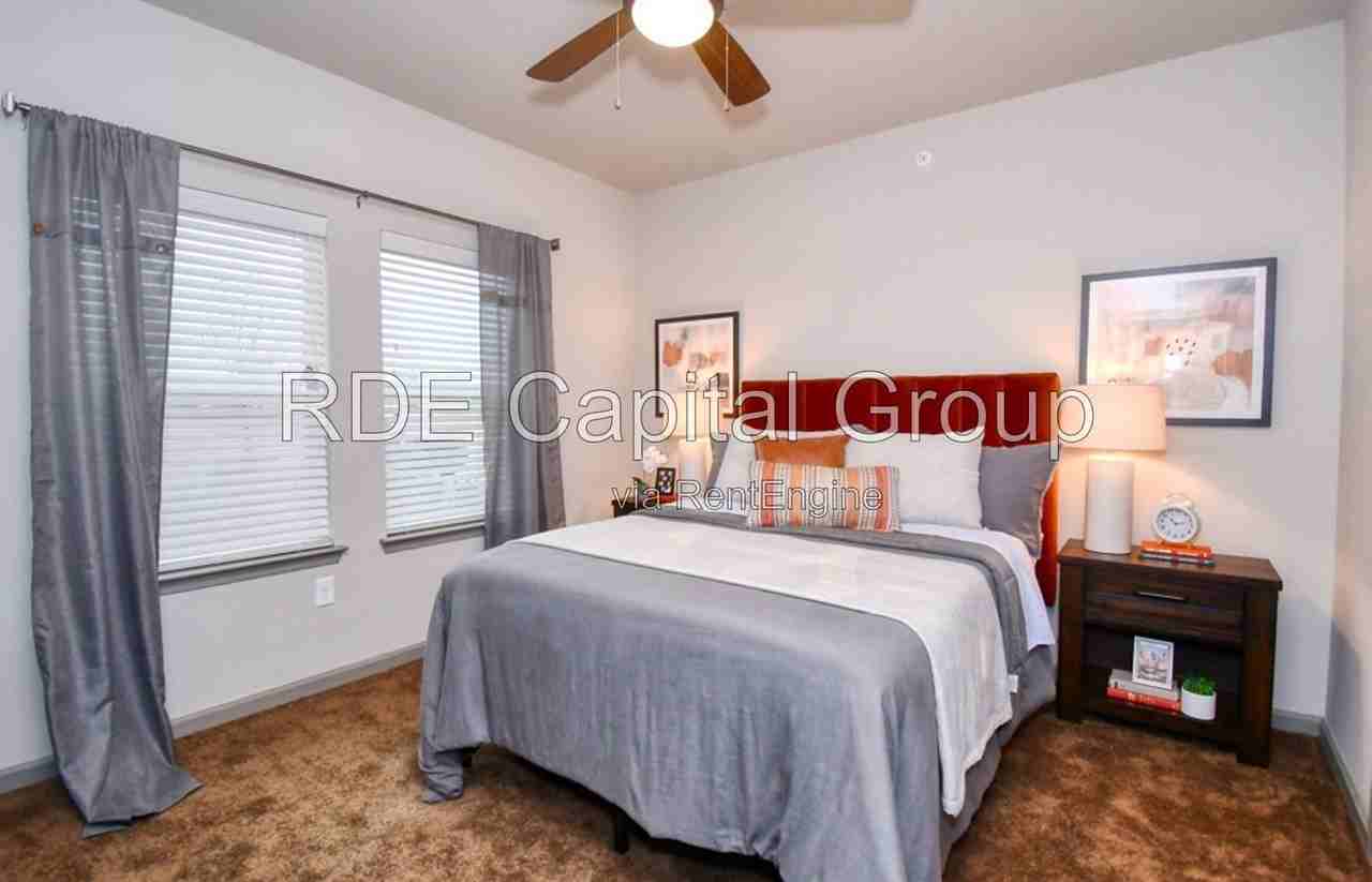 4800 West Illinois Avenue  West Illinois Avenue #3207 - Photo 5 of 7