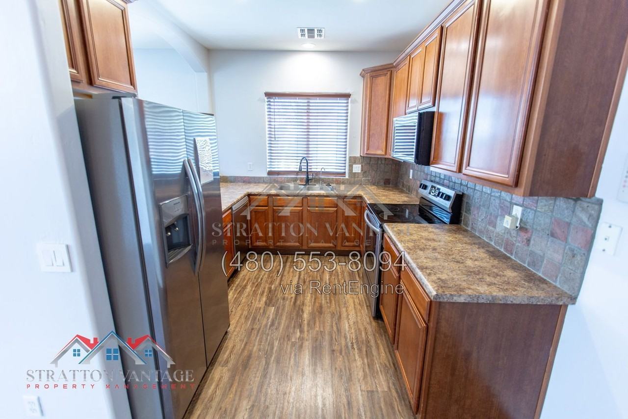 3440 N 38th St #107 - Photo 4 of 41