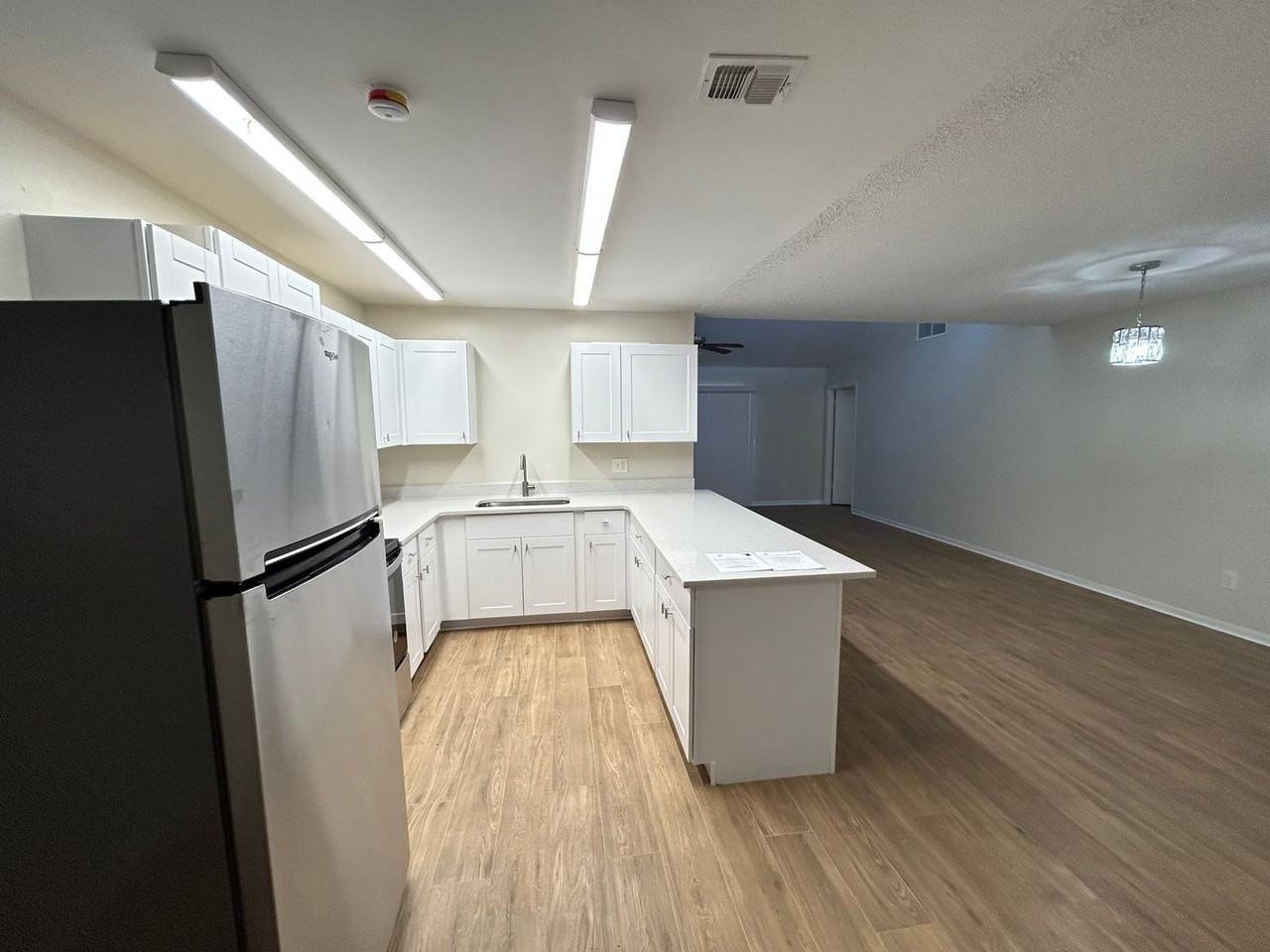 2611 Antilles Dr - Photo 5 of 30