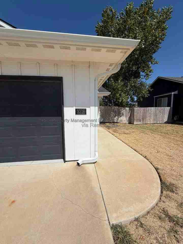 3318 W 45th St S - Photo 2 of 26