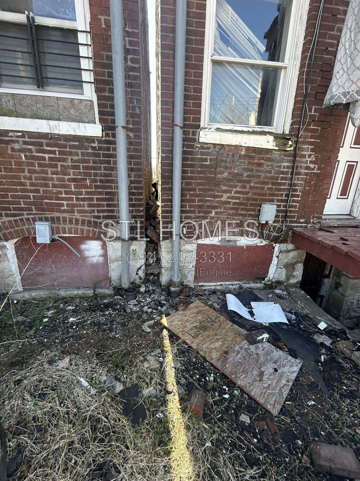 4923 Suburban Tracks St - Photo 3 of 10