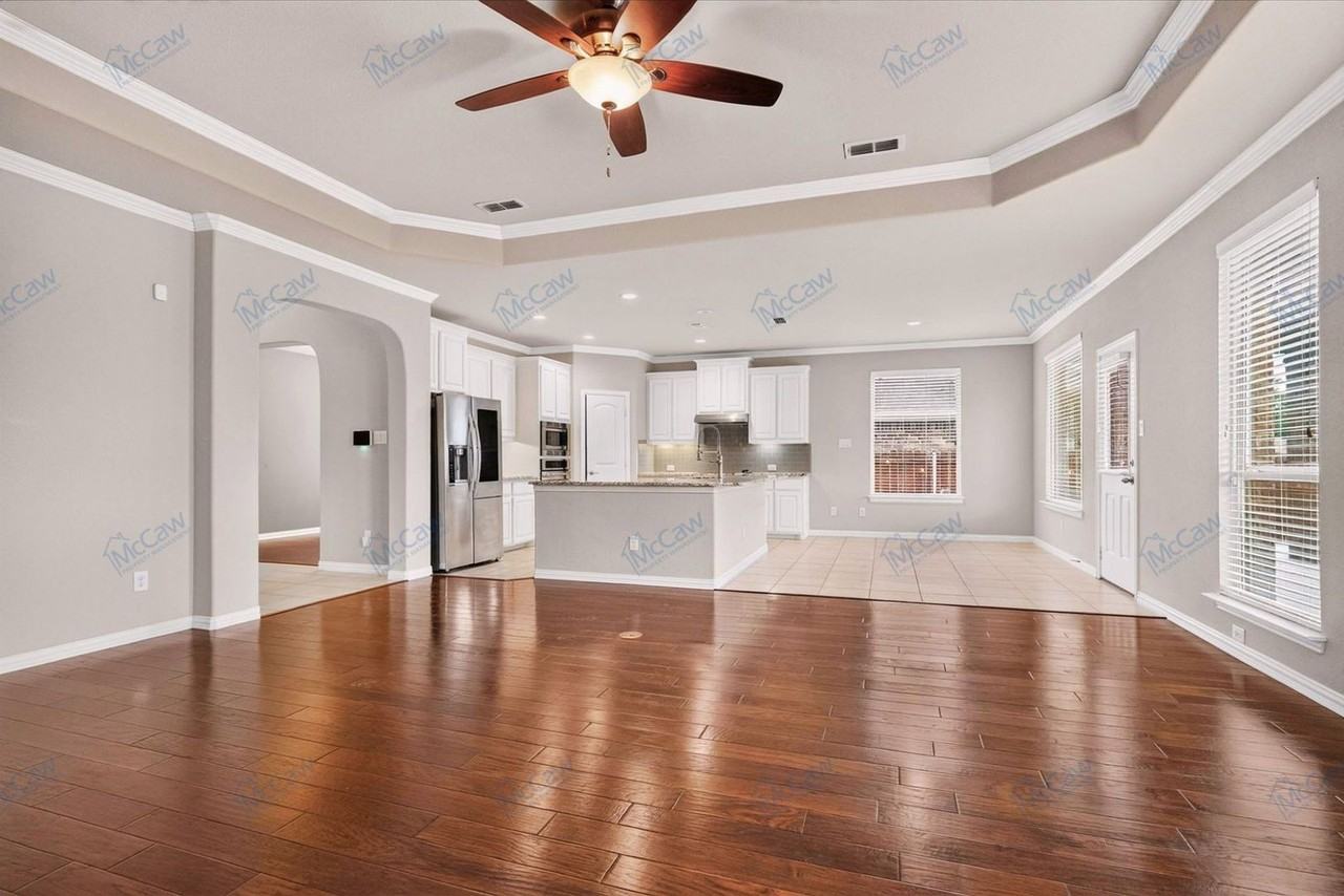 430 Brookdale Dr - Photo 4 of 20