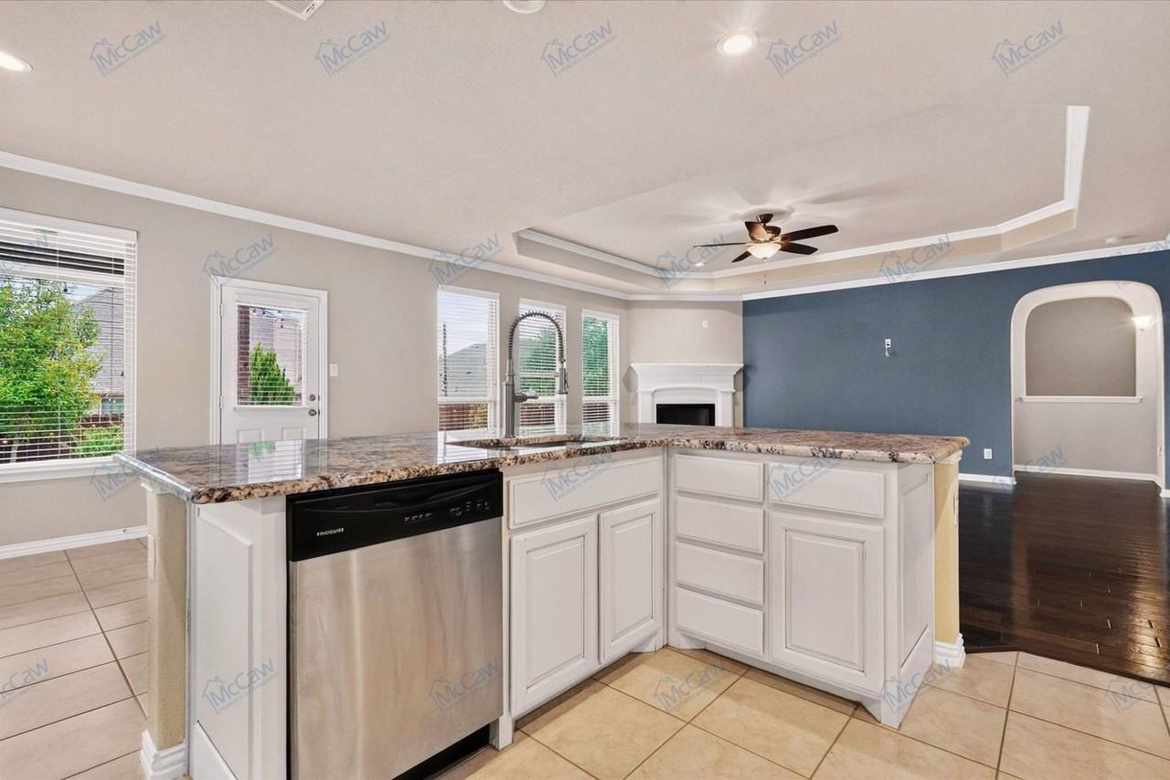 430 Brookdale Dr - Photo 6 of 20