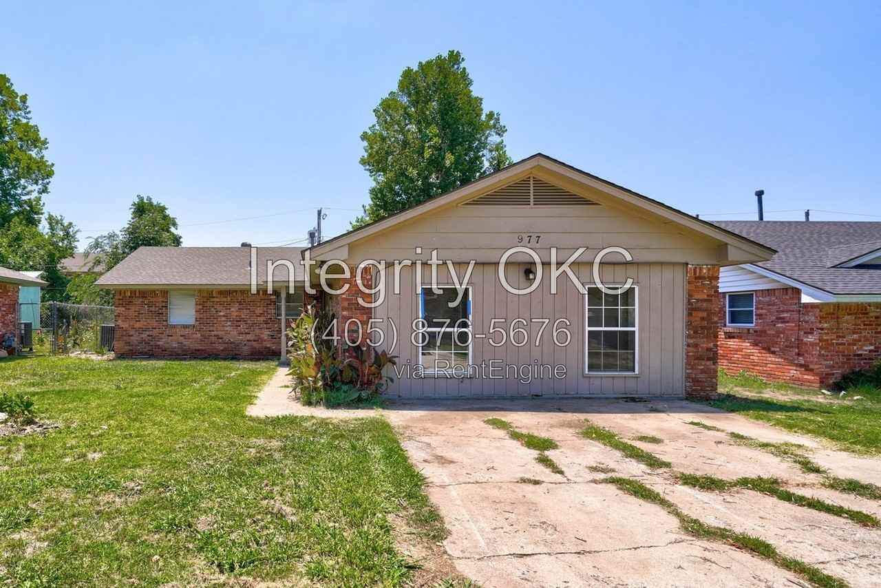 977 Barkley Cir - Photo 2 of 50