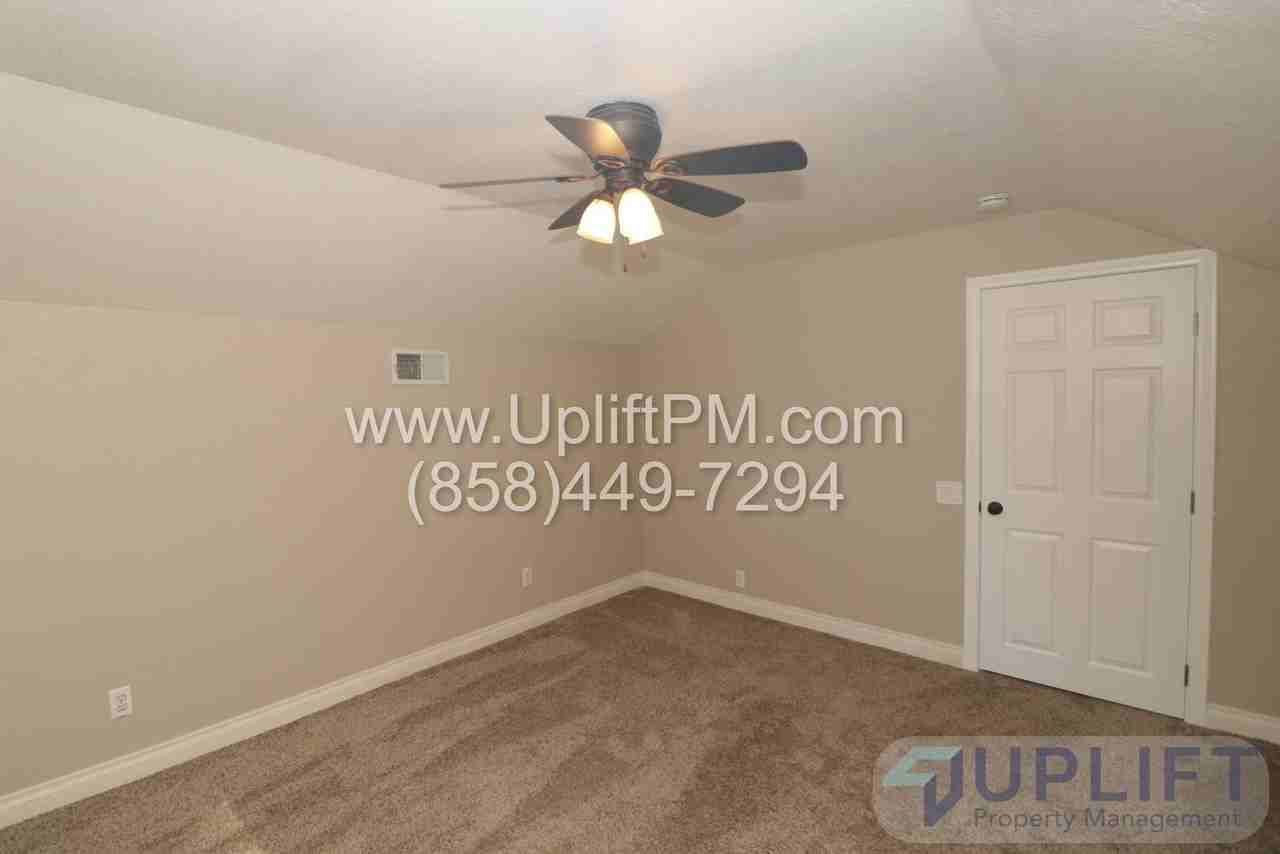 320 3rd St - Photo 4 of 20