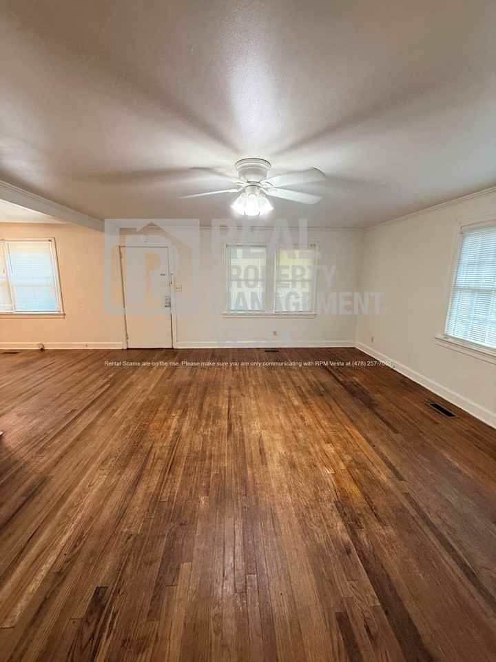 1471 Tucker Rd - Photo 3 of 12