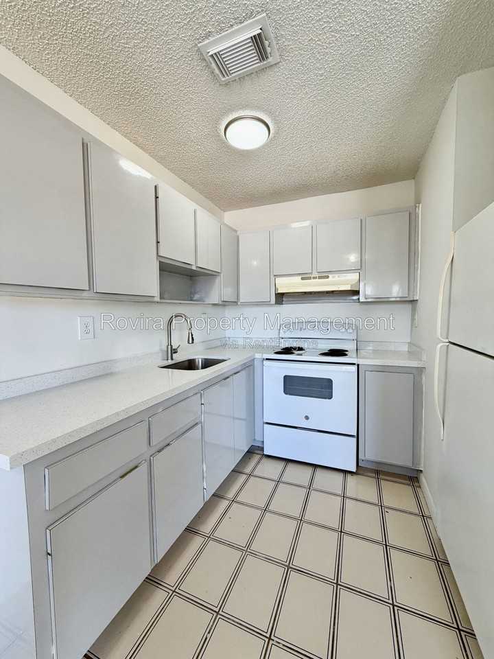 10790 Sw 3rd St #13 - Photo 3 of 11