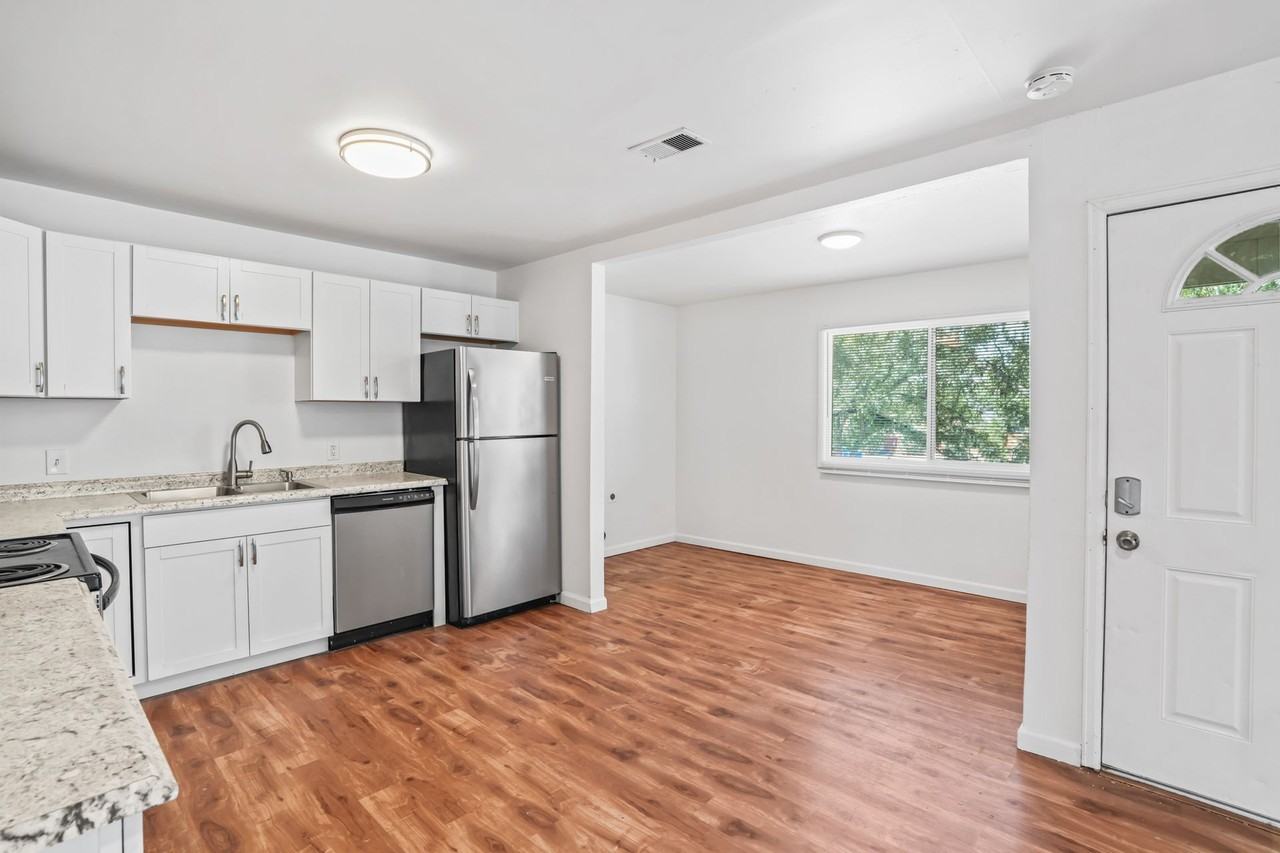 1328 S Coffman St #5 - Photo 4 of 30