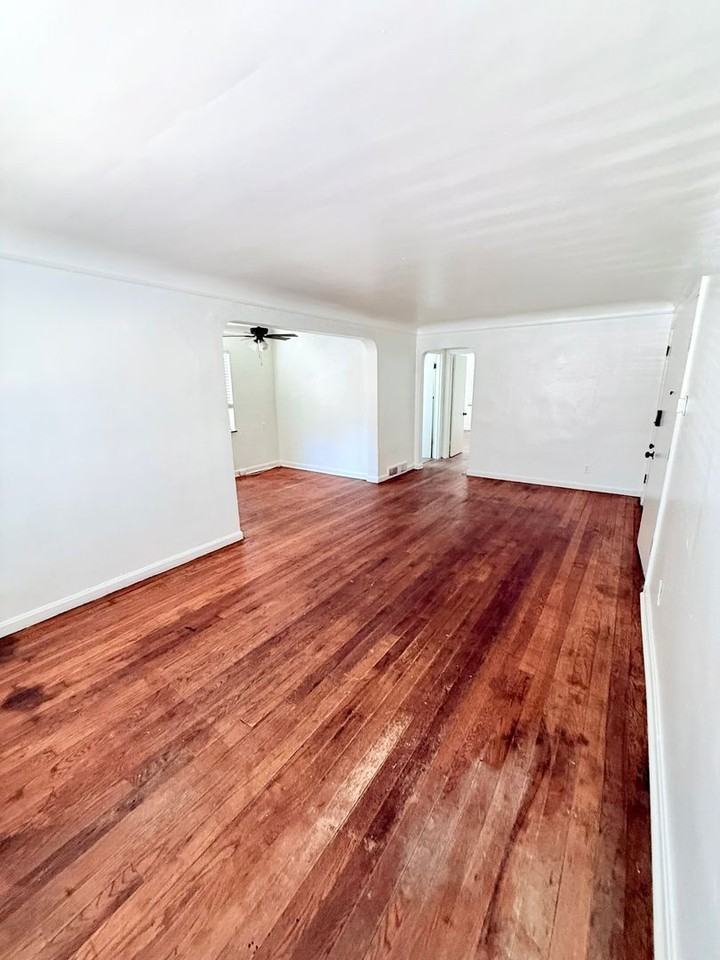1643 Anita Pl #2 - Photo 2 of 10