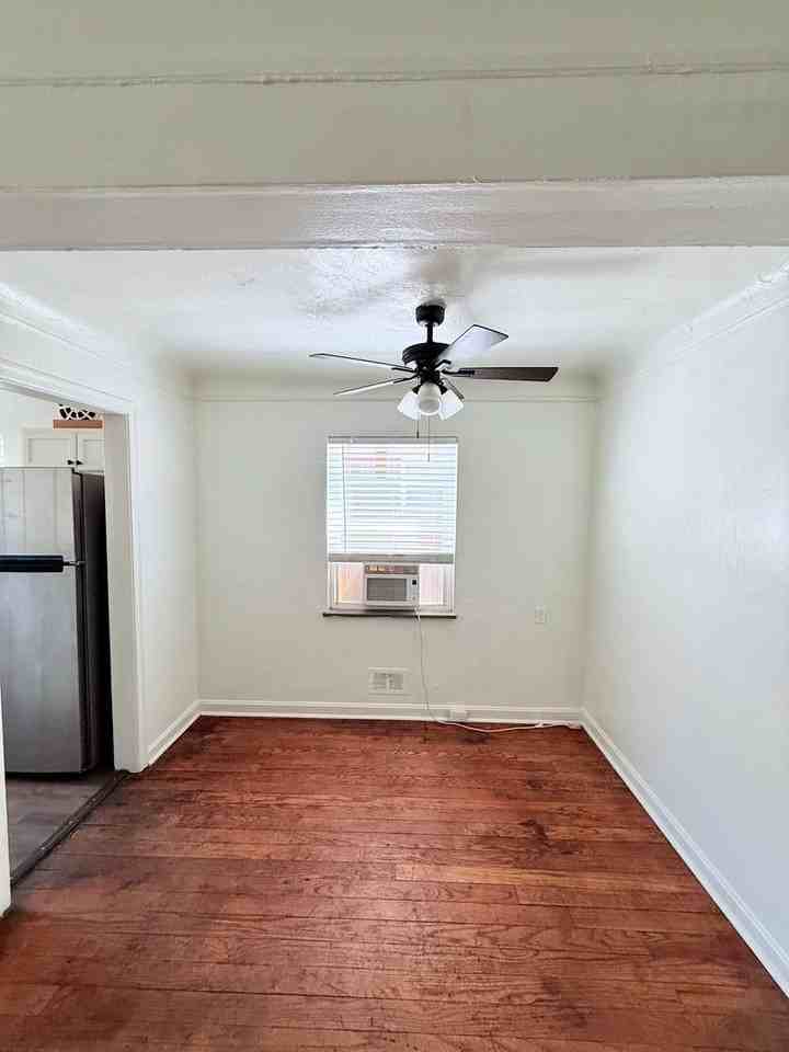 1643 Anita Pl #2 - Photo 4 of 10