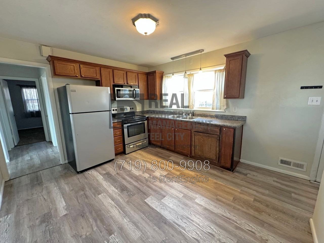 1017 Constitution Rd - Photo 3 of 19