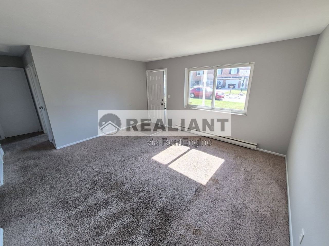 5085 Wooddale Dr - Photo 4 of 17