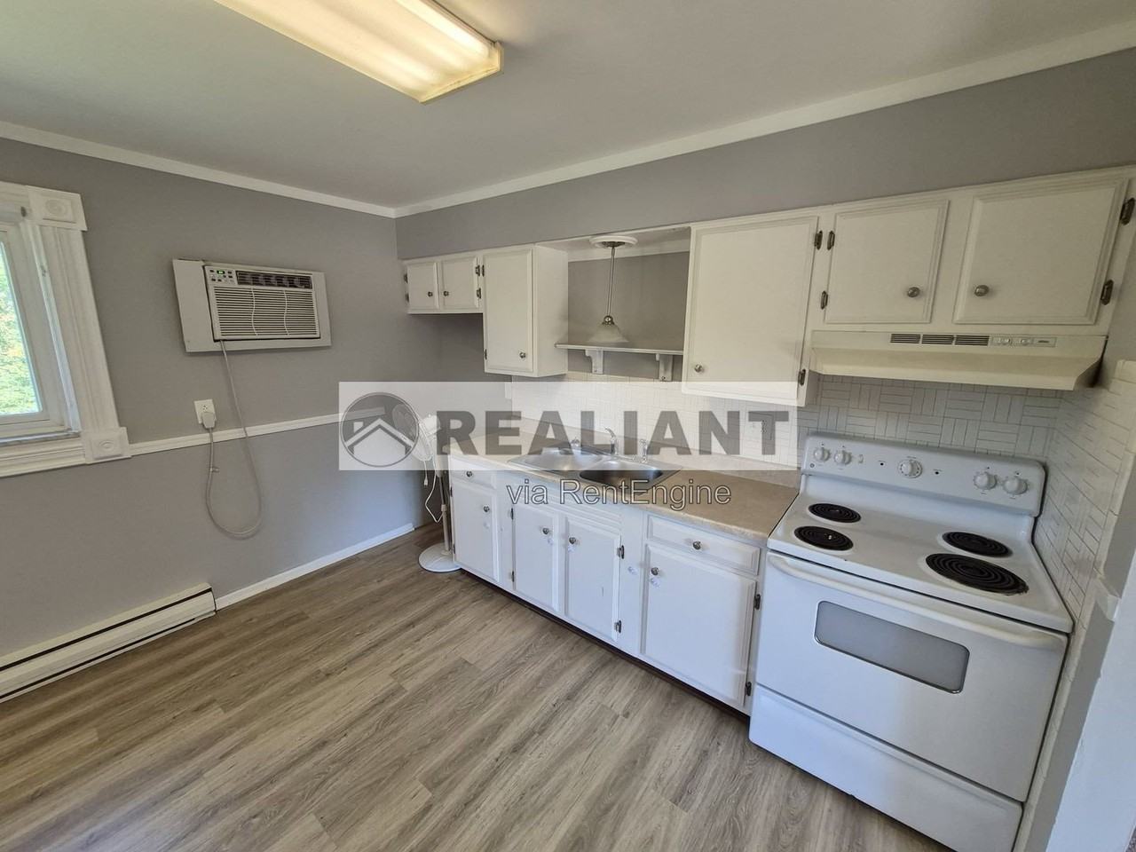 5085 Wooddale Dr - Photo 6 of 17