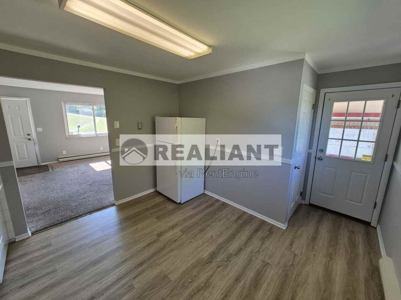 5085 Wooddale Dr - Photo 7 of 17
