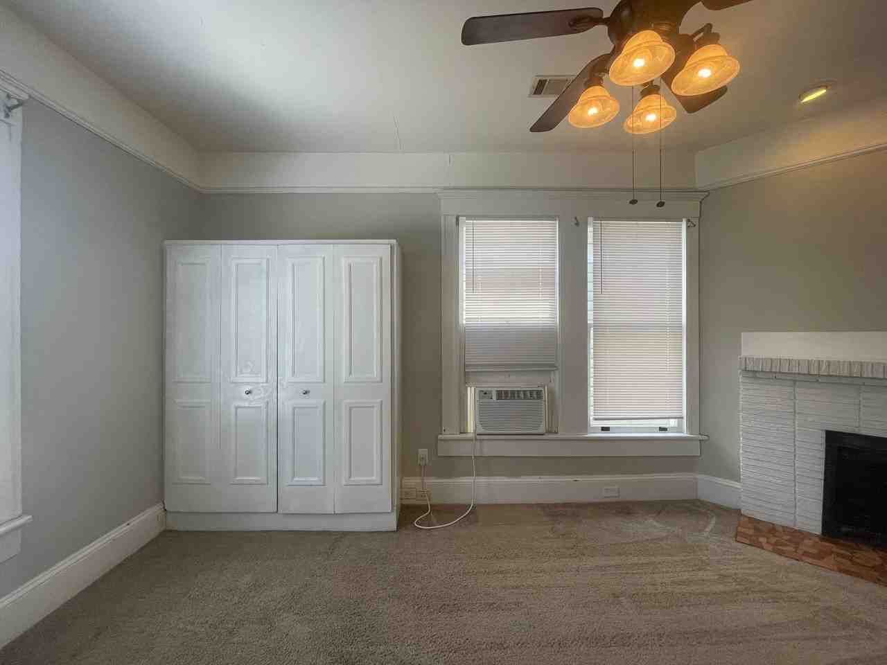 946 Magnolia St #8 - Photo 3 of 10
