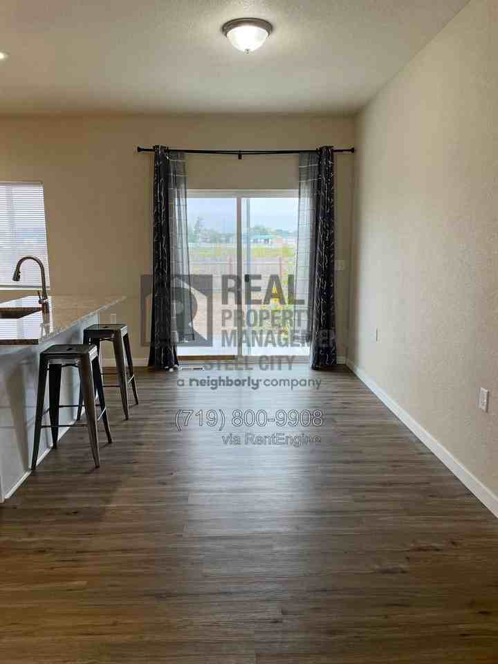 430 E Stardust Dr - Photo 5 of 21