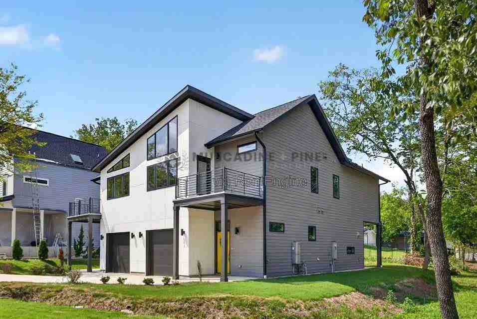 543 Bragg St - Photo 2 of 21
