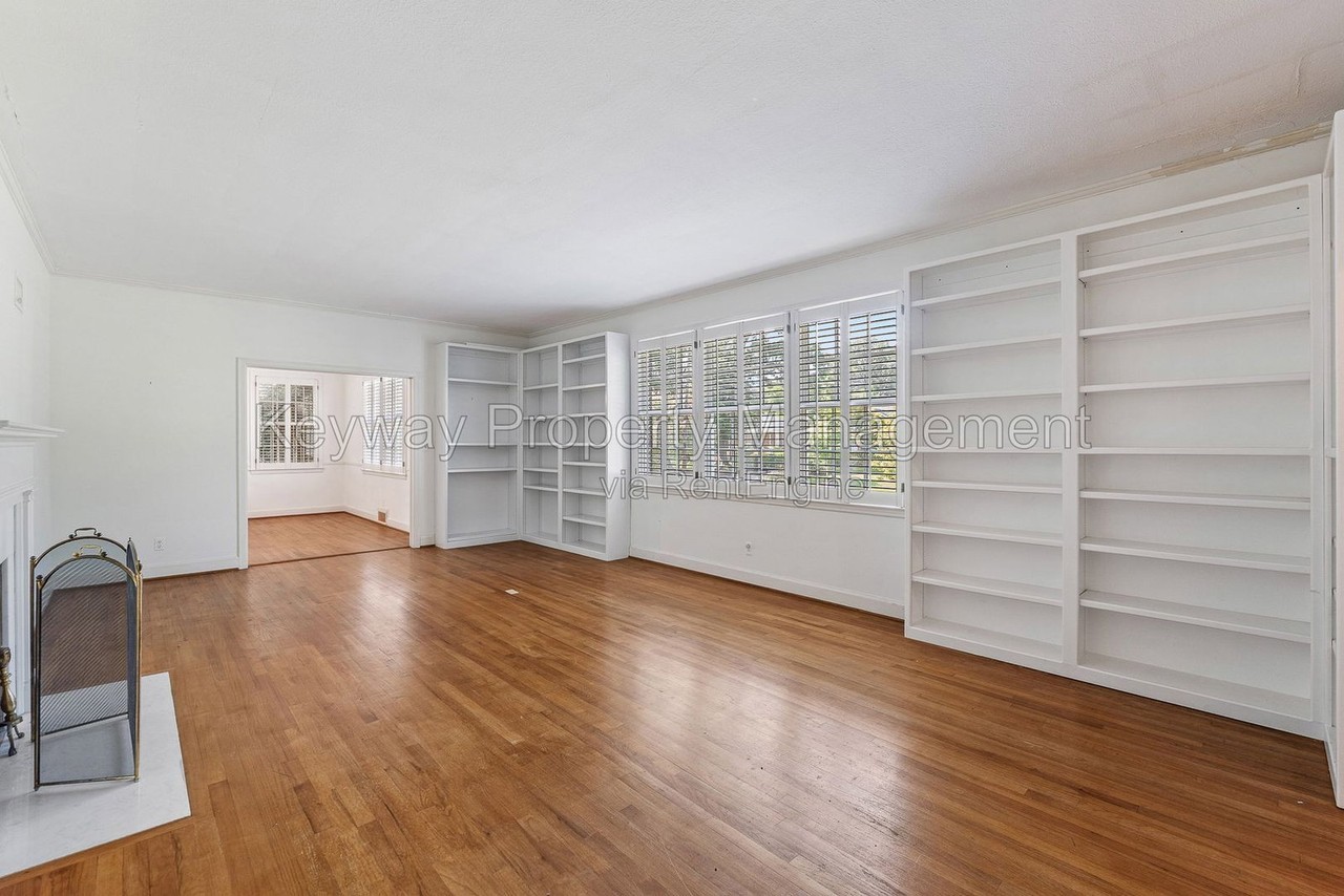 822 Johns Rd - Photo 4 of 26