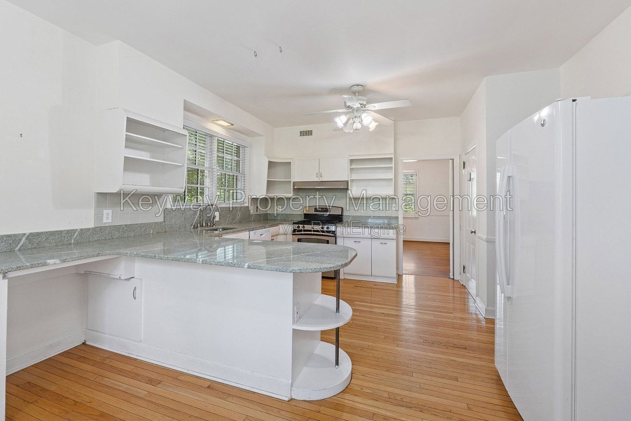 822 Johns Rd - Photo 7 of 26