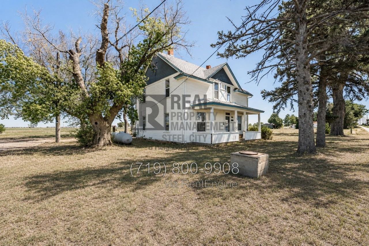 1530 33rd Ln - Photo 3 of 38