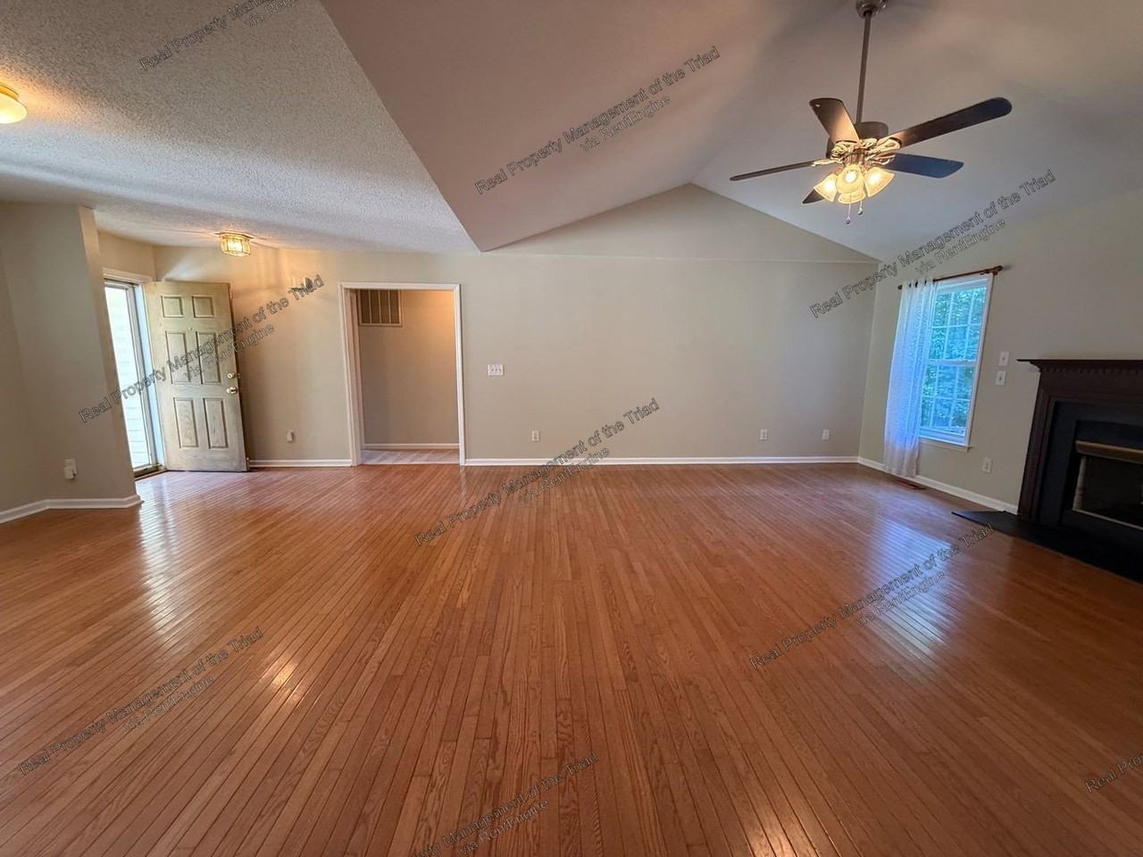 4307 Marchwood Dr - Photo 4 of 23