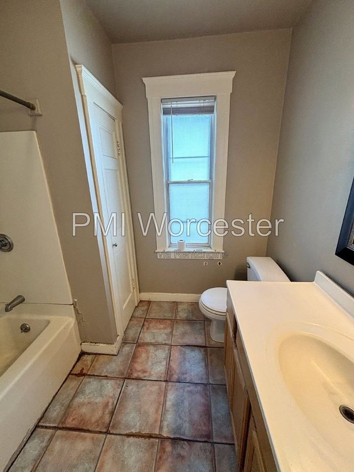 174 Ingleside Ave #2 - Photo 5 of 15