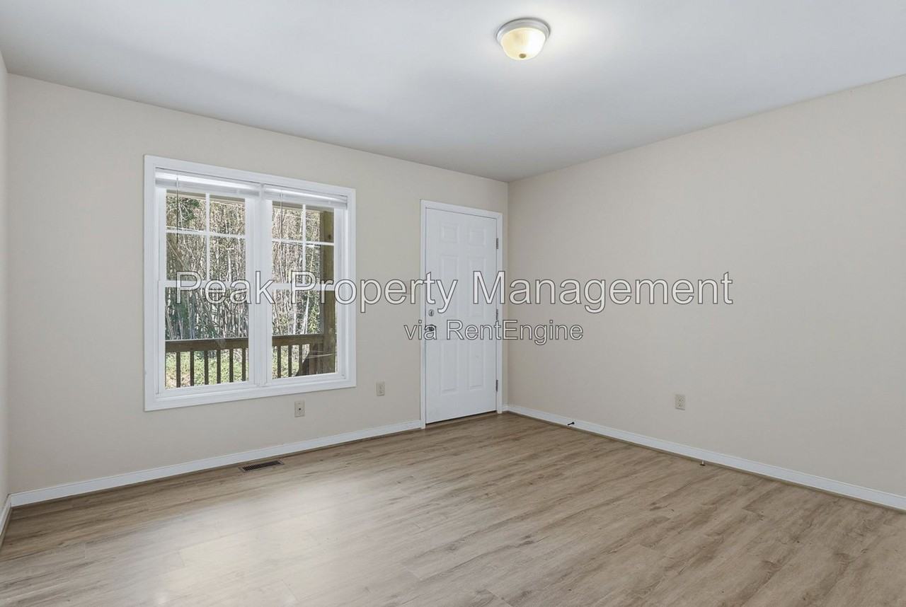 7201 Bennington Rd - Photo 6 of 22