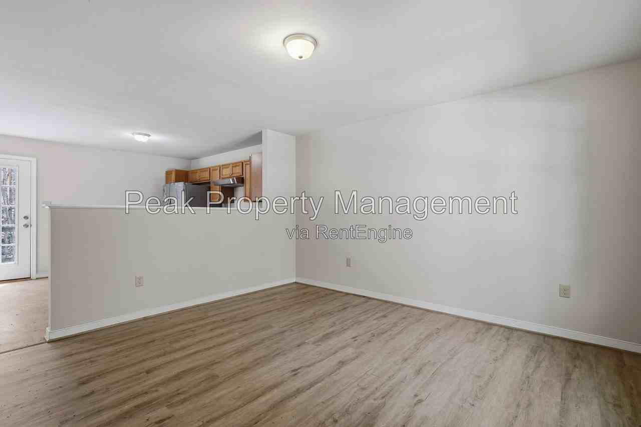 7201 Bennington Rd - Photo 7 of 22