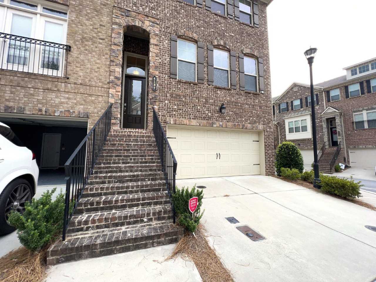 4187 Townsend Ln - Photo 4 of 48