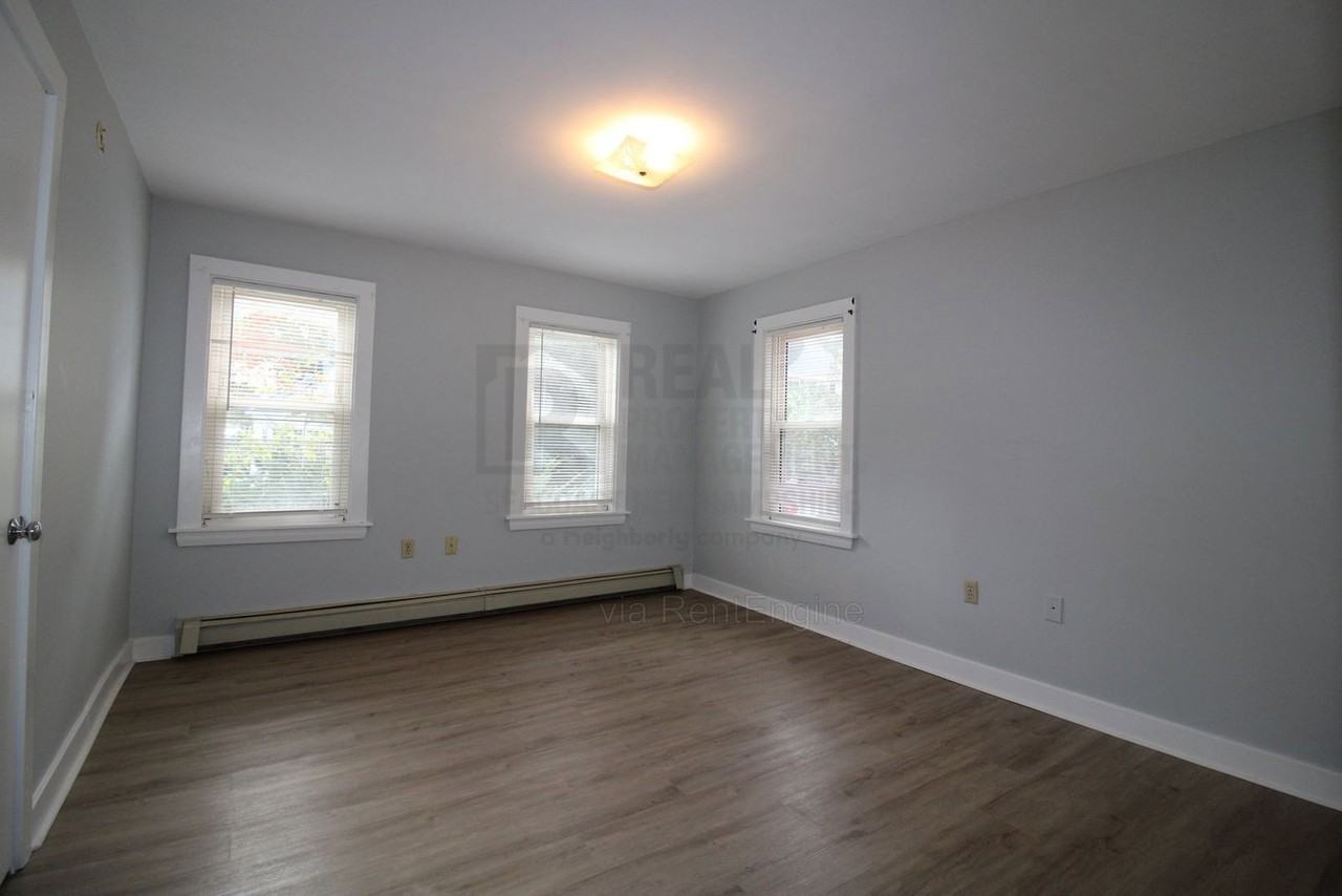 11 Maple St - Photo 7 of 12